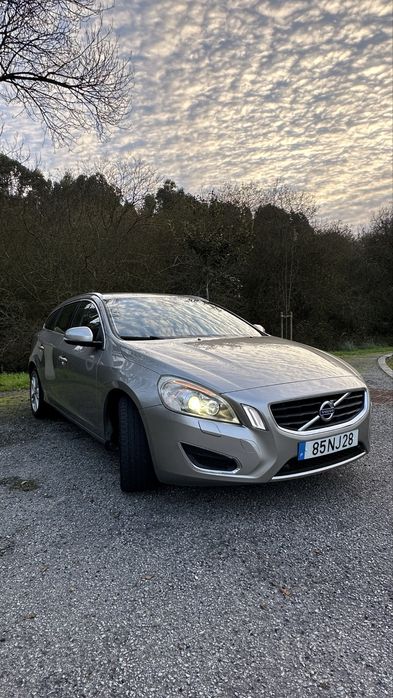 Volvo V60 D4 Summum 163cv – Motor 5 cilindros – Full Extras - Excelente estado -Nacional