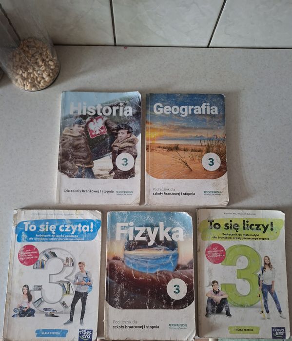 Sprzedam ksiażki do 3 klasy branżowej