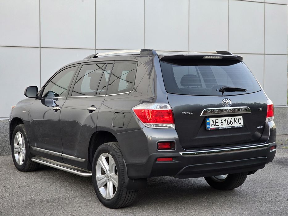Продам свою Toyota Highlander 3.5л - 2011г