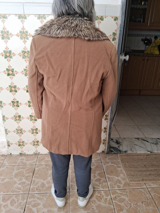 Casacão a 3/4 em fazenda de lã