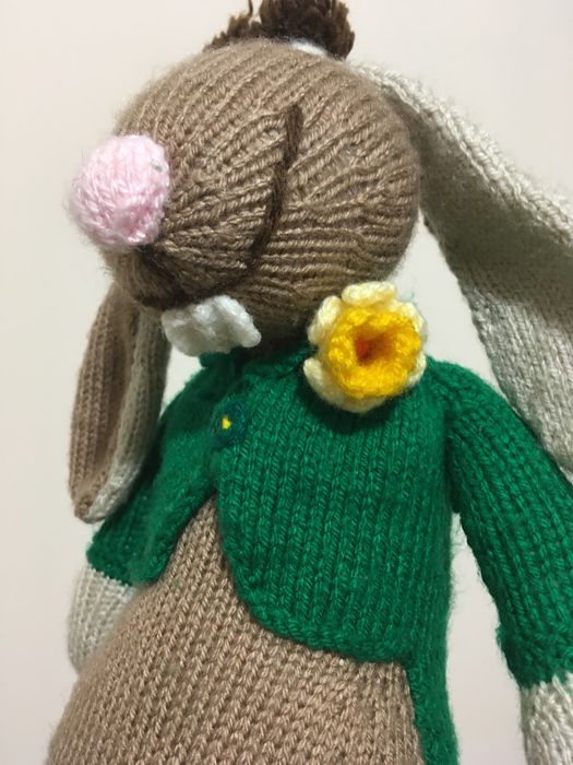 Вязанная игрушка. Заяц.