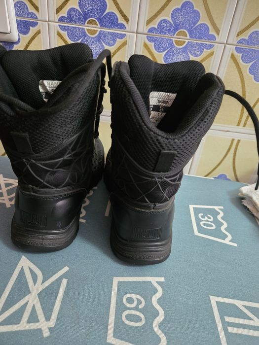 Vendo Botas magnum