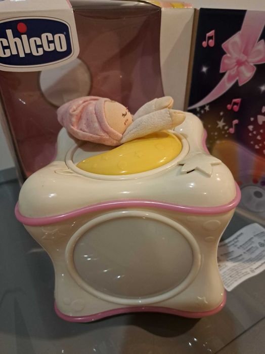 Chicco projektor pozytywka lampka, z oryginalnym pudełkiem.