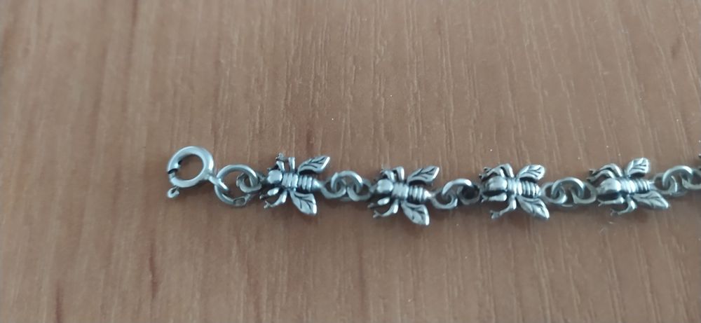 Bransoletka,bardzo urokliwa, małe muszki