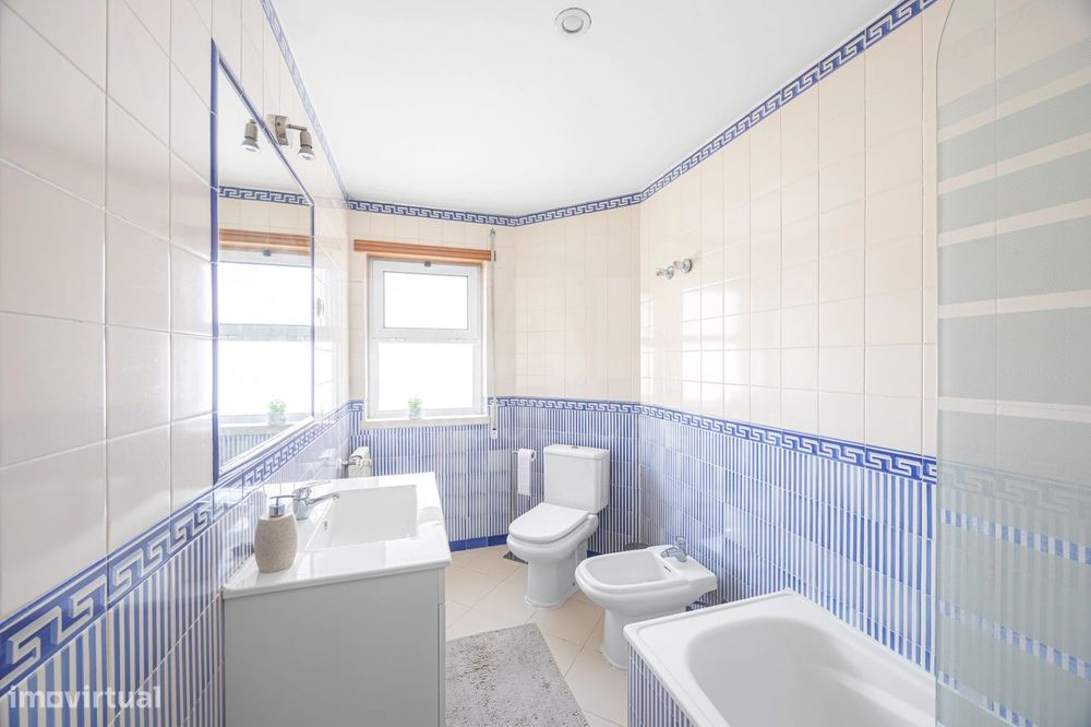 Apartamento T3 no Centro do Carregado | Parqueamento e Arrecadação