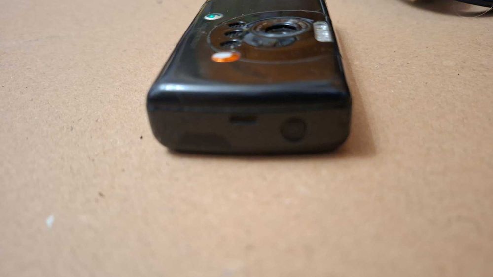 Sony Ericsson W810i  в комплекті