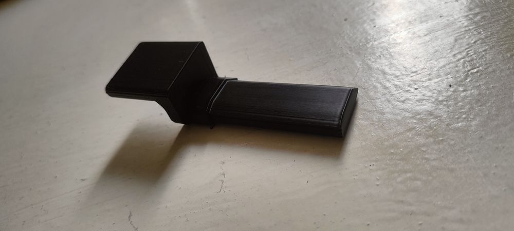 Направляюча фіксатор шторки багажника Renault Megane 4