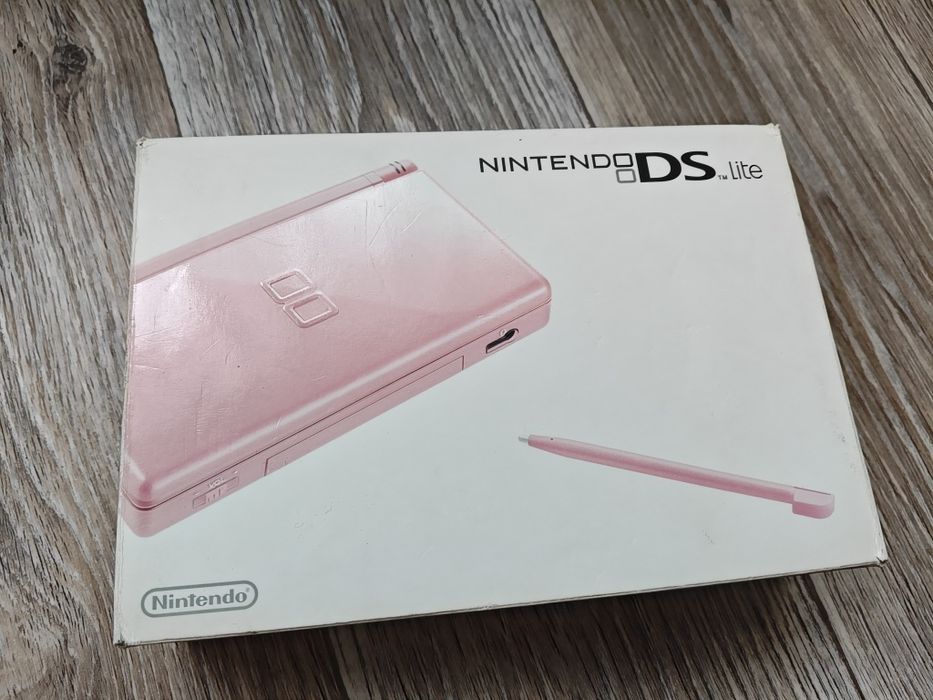 Nintendo DS lite.