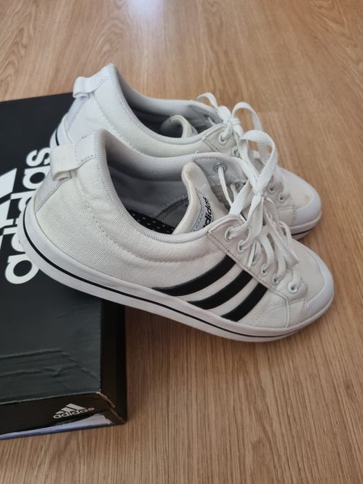 Ténis Adidas Bravanda (Brancos)