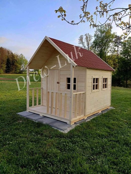 Drewniany duży domek dla dzieci