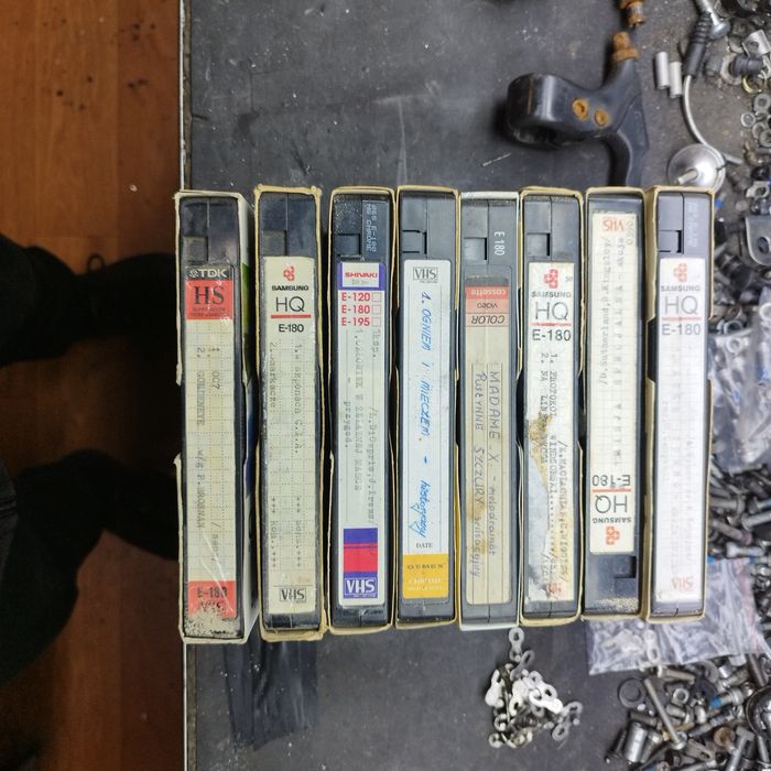 Kasety VHS z filmami 8 szt stan bdb lata 80-90