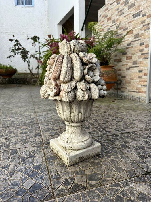 Estátua Vaso De Flores Em Pedra