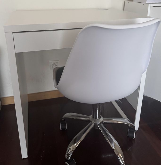 Secretaria Micke ikea + Cadeira