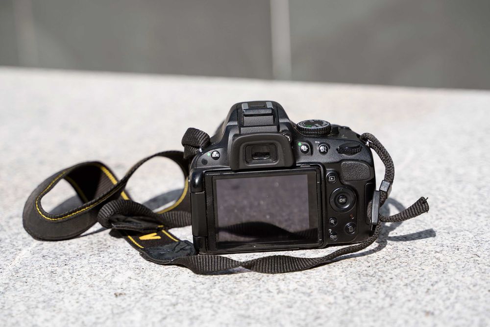 Máquina Fotográfica Digital - Nikon D5100 + Objetiva 18-55