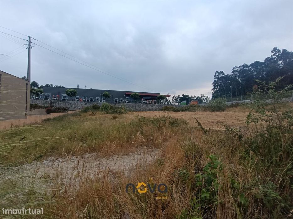 Lote de terreno com 700m2 em Macieira da Maia, Vila do Conde  Nova Pre — Macieira da Maia, Porto