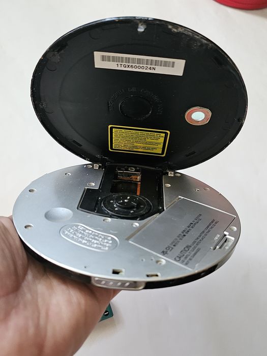 CD Плеєр Samsung CD YEPP MCD-CM600B Не Робочий Батарейки Sanyo Жвачка