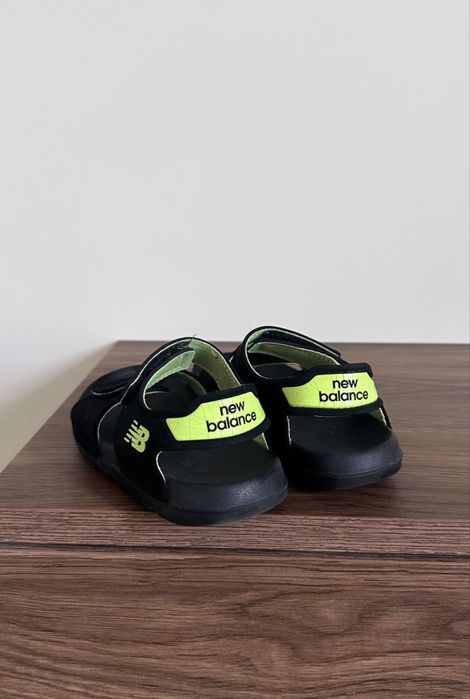 Сандали New Balance шлепки босоножки