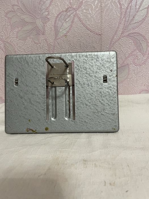 Металлческая   настольная  винтажная подставка  времен СССР