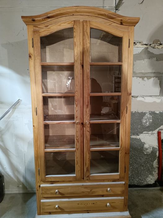 Porządna Sosnowa witryna