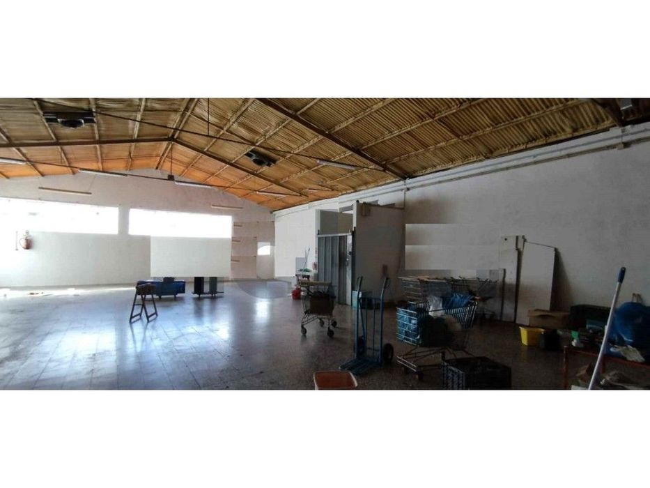 Armazém para Venda em Odivelas. Lisboa