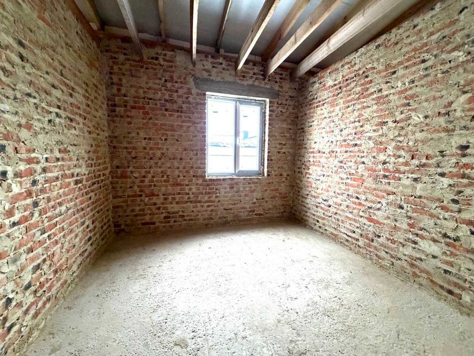 Продам котедж в районі Кінзи з міськими мережами