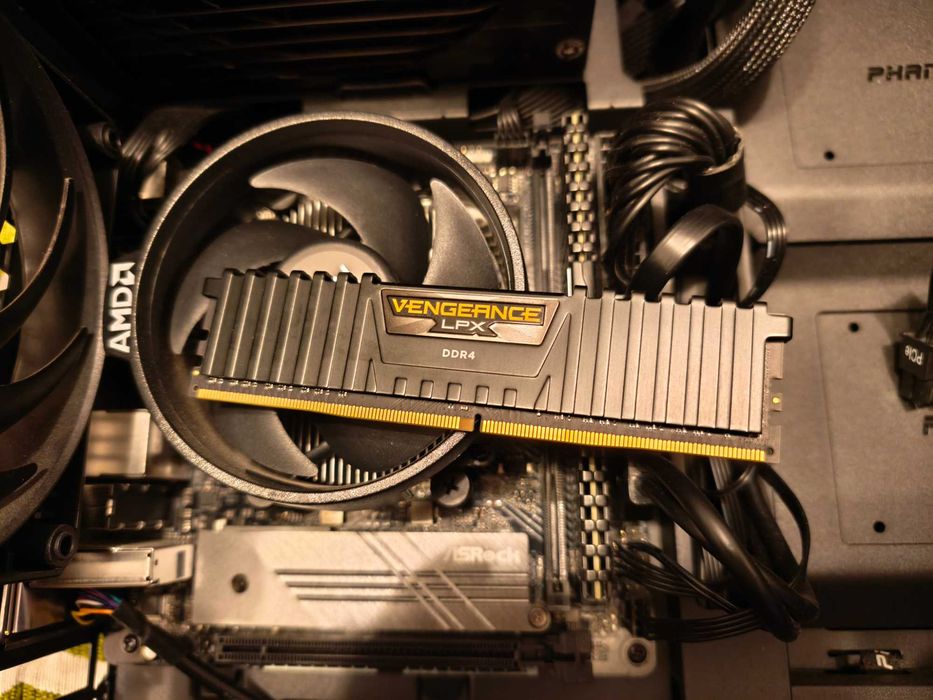 Placa Mão mais CPU e RAM combo Asus, Corsair, AMD