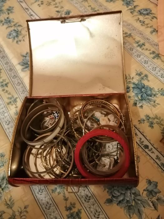 Caixas de lata antigas