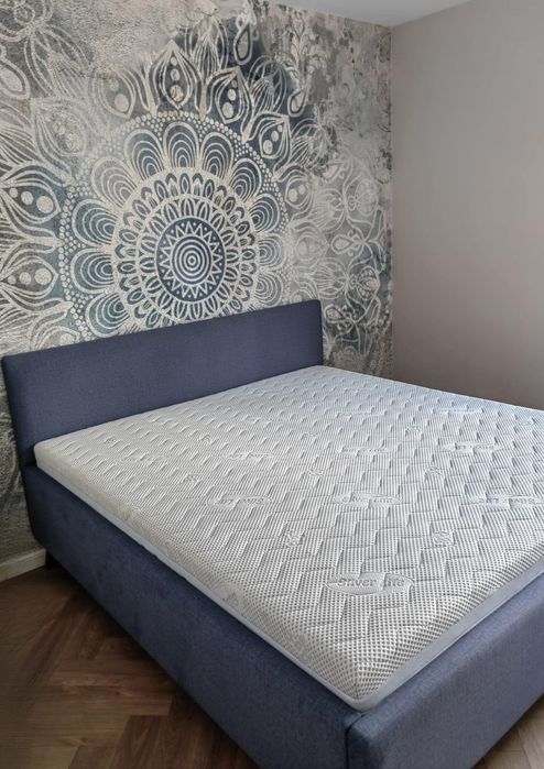 Łóżko sypialniane na wymiar