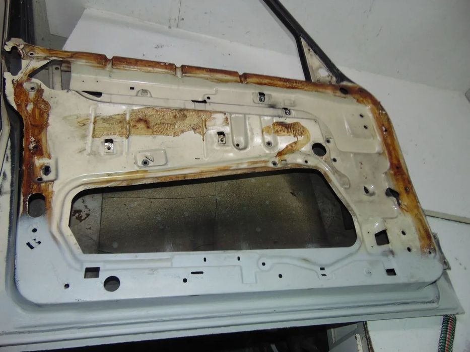 Mercedes W123 portas