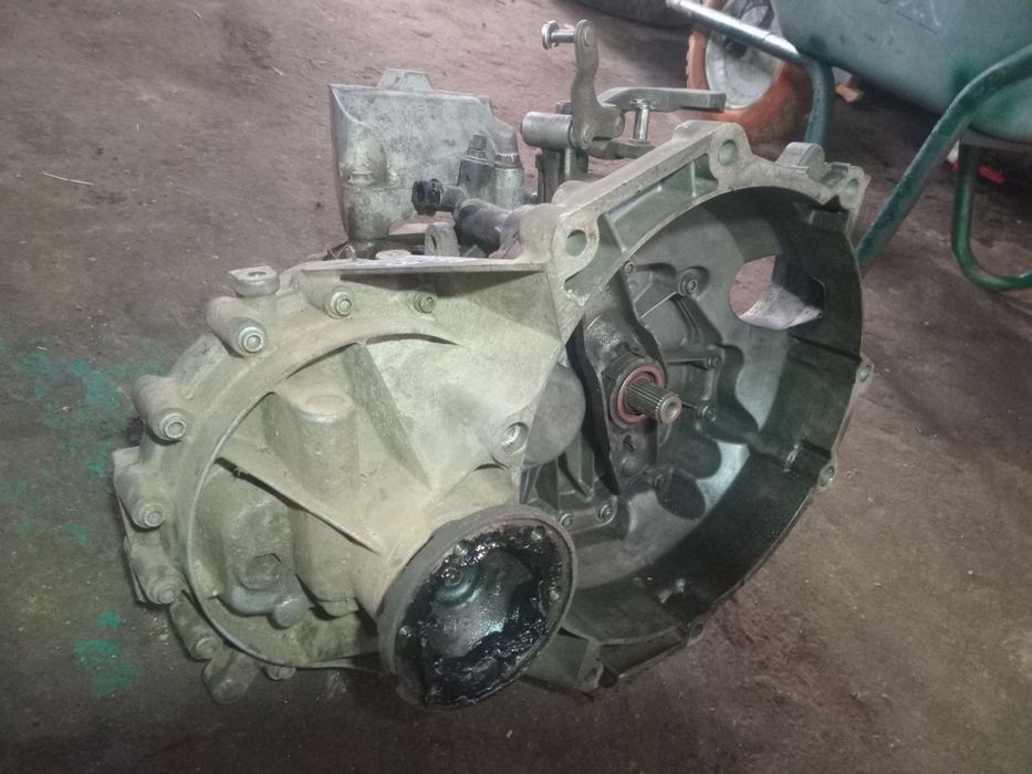 МКПП механічна коробка передач фольцваген тауран 1.6 FSI 6 ступка