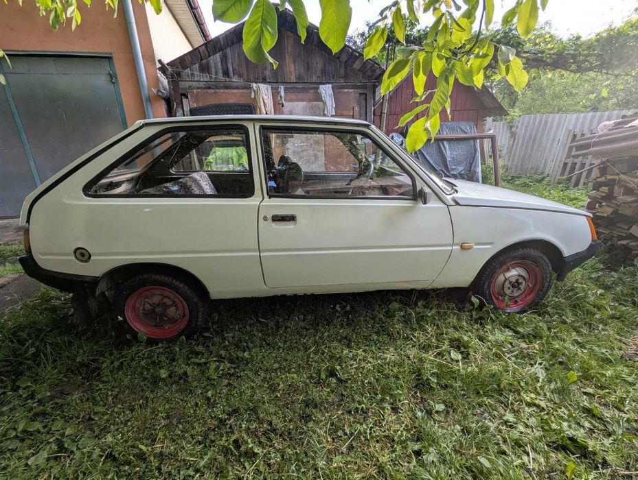 Бронемобіль ЗА31102