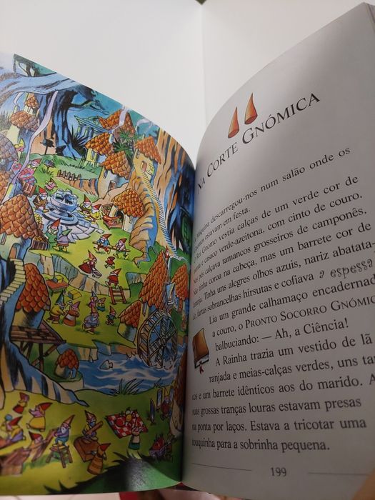 Livro com aromas "No Reino da Fantasia" Jerónimo Stilton