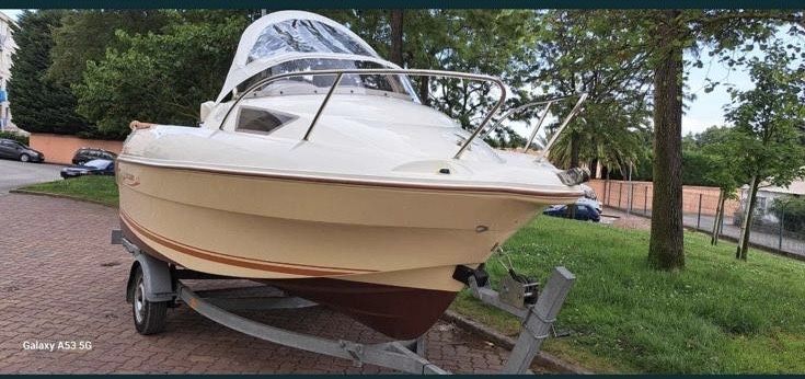 Quicksilver 470 – Como Novo (nem sem 100h) – Mercury 50cv 4T + Reboque + Palamenta Classe 5