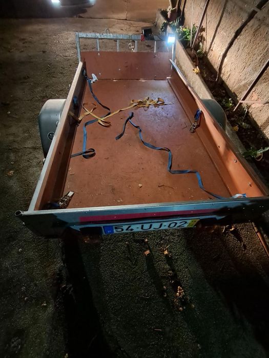 Atrelado para carro ligeiro