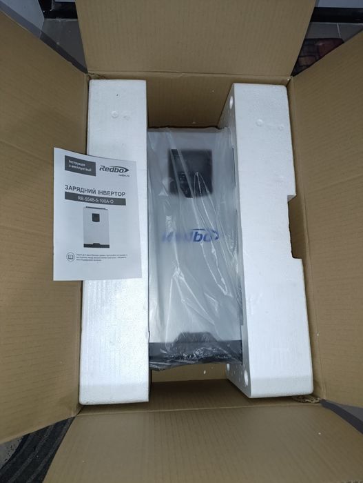 Redbo RB-5548-5-100A-O 5500Вт гібридний інвертор