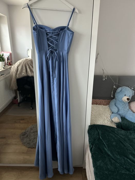 Sprzedam długa gorsetowa sukienkę