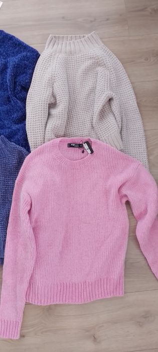 Sweterki S/XS dla dziewczyny