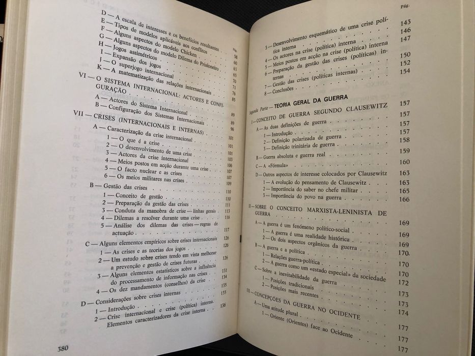 Da Estratégia / Incursões no Domínio da Estratégia