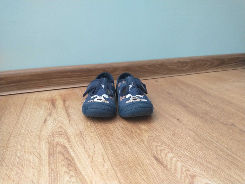 Kapcie chłopięce 24