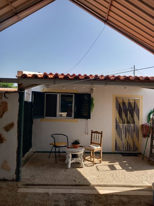 Cede-se Parte de Casa Um estúdio