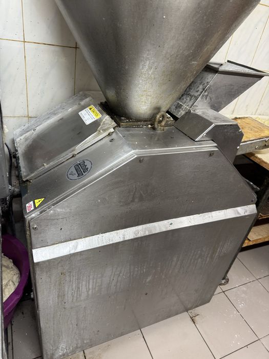 Тістоділитель. Тістодільна машина тестоделитель