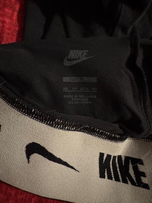 Leginsy Nike czarne