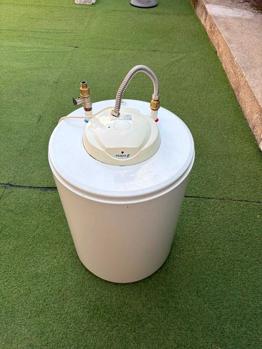 Termoacumulador 75L usado, mas muito bem estimado!