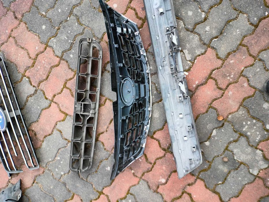 Subaru Impreza 2008r Atrapa grill różne