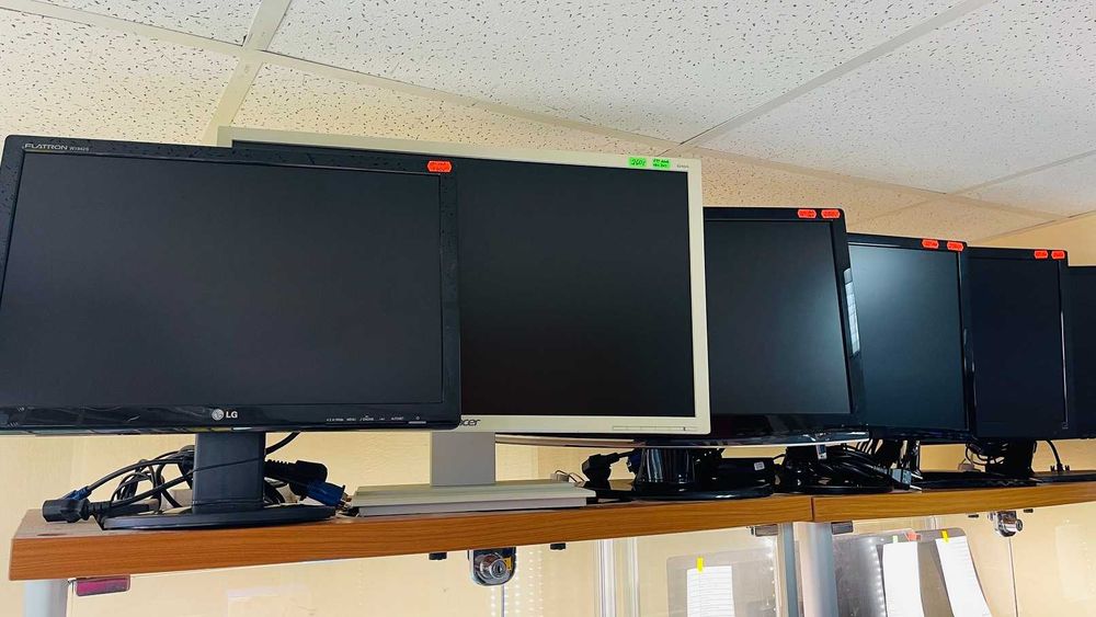 Monitor LG SAMSUNG 17" 19" D-Sub VGA i inne