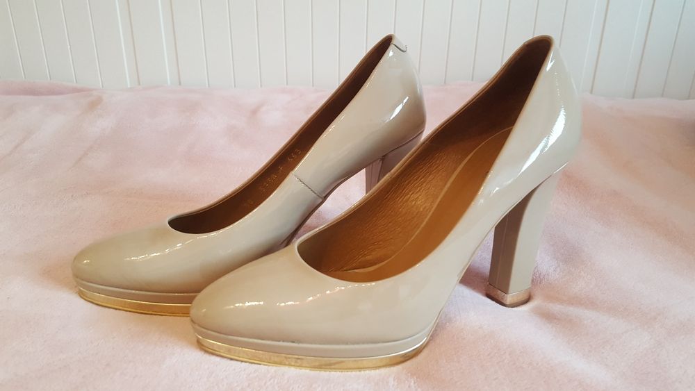 Czółenka Gino rossi rozm. 38 skóra lakierek beżowe