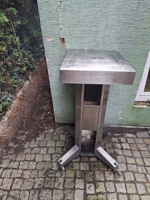 Podstawa , stół ze stali nierdzewnej , kwasiak  idealny dla gastronomi