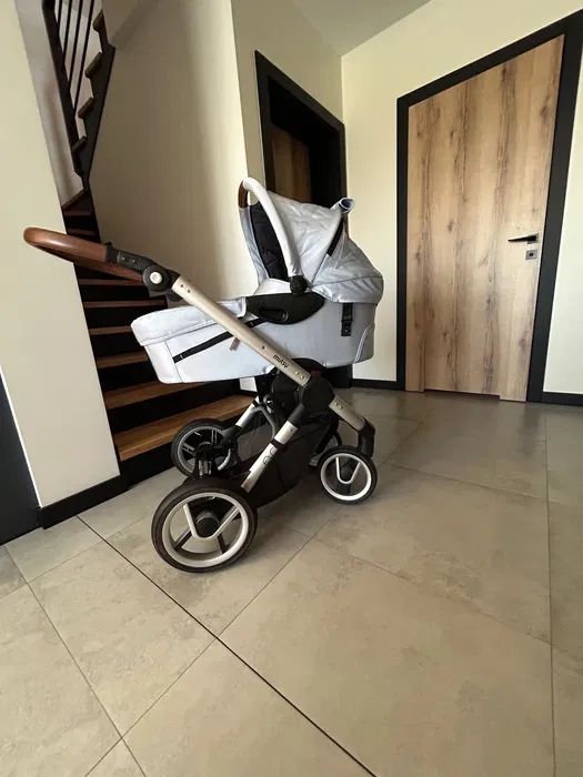 Mutsy Evo Urban Nomad kolor ice flow 2w1+fotelik Cybex Aton 4