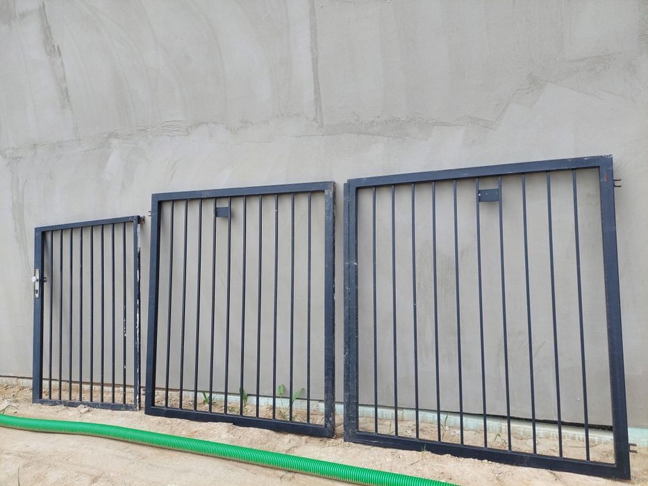 Brama wjazdowa z furtką +2 przęsła płotu