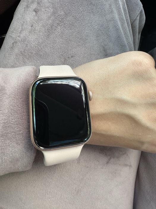 Apple watch series 6 44mm 86% аккумулятор
